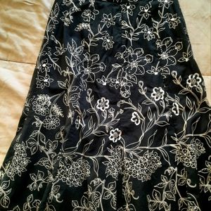 Alineskirt with bottom flair